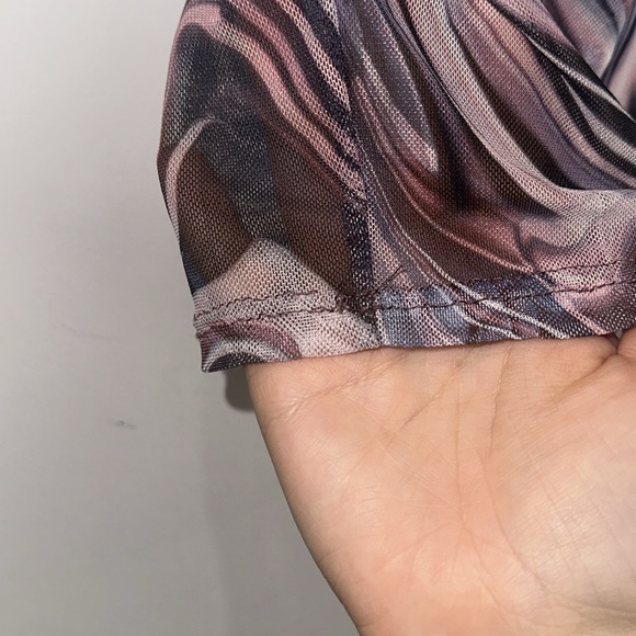 Y2K marble swirl patterned mesh tee - Picture 4 of 6